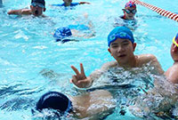 参加奥林修斯游泳夏令营让青少年清凉一夏！