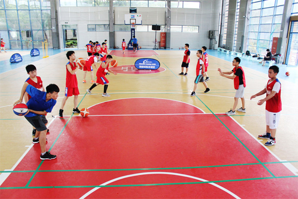 「上海体育」2024奥林修斯篮球冬令营（7天）专业训练模式