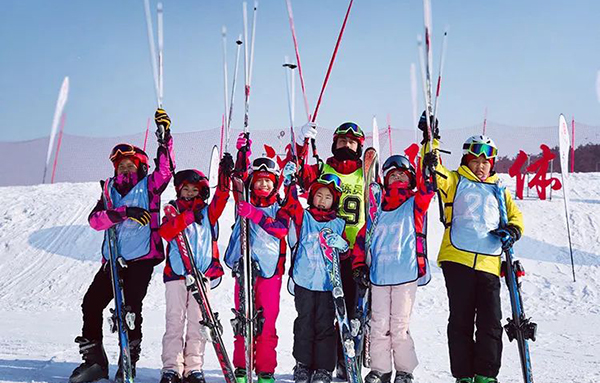 「黑龙江户外」2023哈尔滨亚布力滑雪冬令营（6天）单板 | 赴一场冰雪盛宴