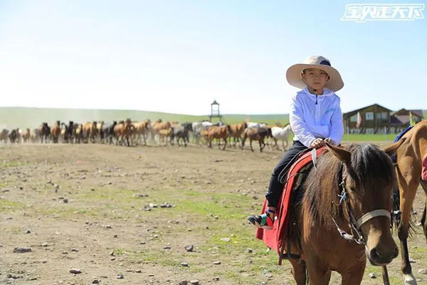 「内蒙古亲子」2022巴丹吉林沙漠亲子夏令营（7天）邂逅塞外风情