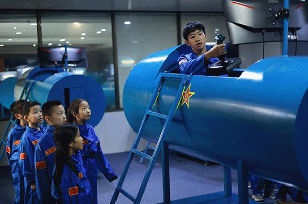 「浙江军事」2022杭州宝贝少年营空军夏令营（7天）模拟真机飞行体验，退役战斗机0距离接触