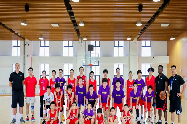 北京篮球训练营多少钱？