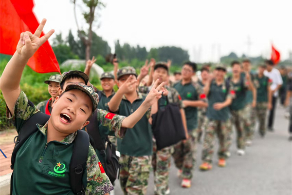 「河南军事」2025郑州“迷彩小兵公益“夏令营（7天）打破惯习，英勇无畏成长