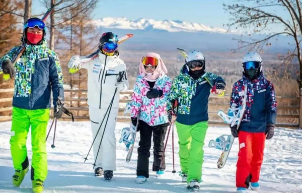 「吉林户外」2021长白山双语滑雪亲子冬令营，谱一曲冬奥会的滑雪运动前奏（6天）