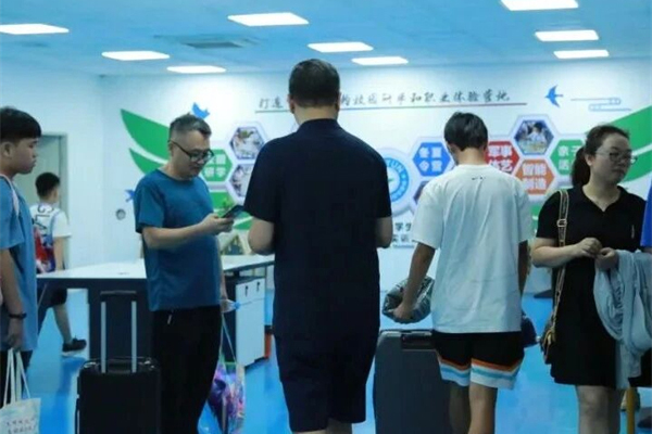 开心一夏 | 2025飞赫篮球营家长问答