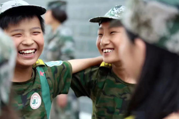 河南国防教育教你如何选择真正的“军事夏令营”？