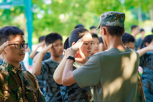 河南国防教育军事夏令营的课程特色有哪些？
