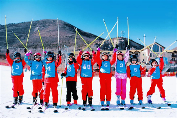 WhaleSports户外运动滑雪冬令营安全防疫全面保障，为健康滑雪保驾护航