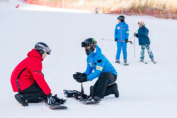 静之湖滑雪冬令营为什么很受欢迎？