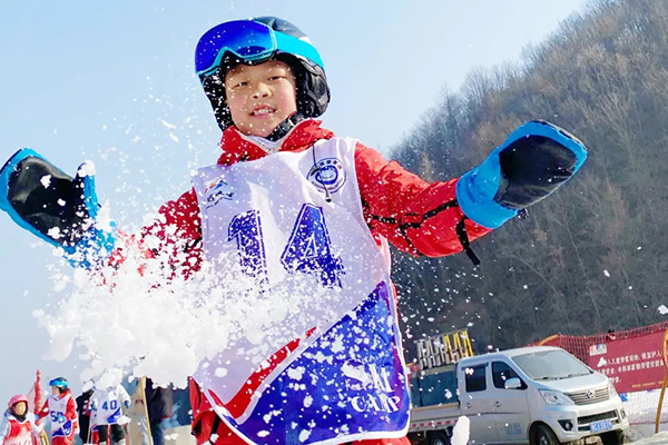 「河南户外」2024洛阳滑雪少年双板特训冬令营（5天）让你孩子真正掌握专业滑雪技能！