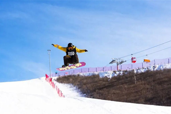 「河北滑雪」2026崇礼富龙滑雪冬令营(6天)黄金滑雪带,迎接冬天的第一场雪! 「河北滑雪」2026崇礼富龙滑雪冬令营(6天)黄金滑雪带,迎接冬天的第一场雪!