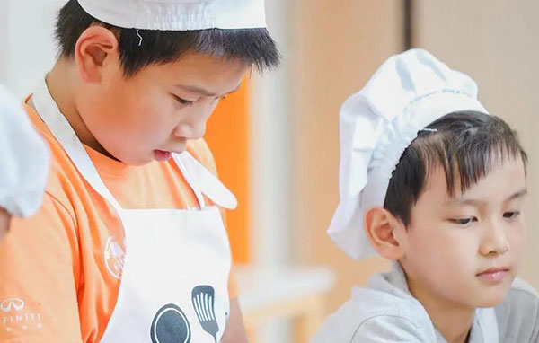 「上海英语」2021/2022英式冬校厨艺与餐桌礼仪冬令营（5天）真正的教养在餐桌上