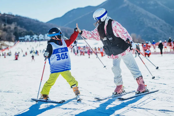 「北京体育」2025平谷·渔阳高效滑雪冬令营（3天）单双板1:3 | 让孩子即学到滑雪技能