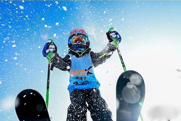 「河北体育」2024金山岭银河滑雪冬令营（6天）双板1:3 | 家门口的“阿尔卑斯”优质营