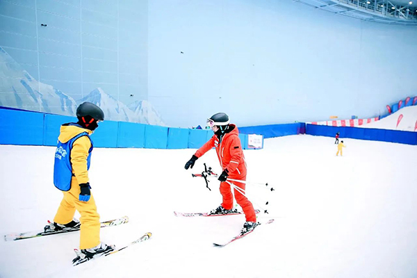 觅索研学滑雪冬令营营地和保障是怎么样的？