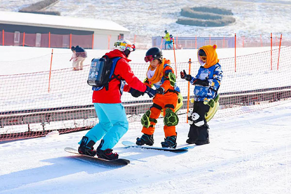 寒假为什么选择梅沙户外滑雪冬令营?