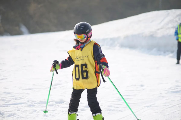 「浙江体育」2025/26安吉江南天池滑雪冬令营（5天）于原生态自然环境 体验雪中陆地飞行