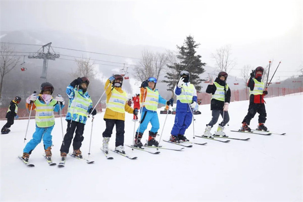 「吉林体育」2023北大湖滑雪冬令营（6天）BASI专业课程&技能考核