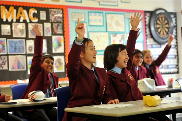 为什么聪明家长都选择插班而不是直接送出国？欧露克揭秘插班营背后的“套路”