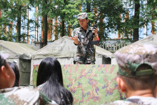 上海暑假军训夏令营7天,让孩子体验不一样的军事训练