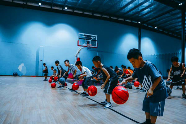 暑假上海中小学生篮球夏令营