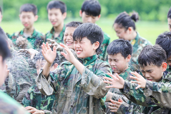 「上海军事」2024西点好习惯·王牌陆军“猛虎班1:3”夏令营（21天）军事思想引导孩子行为