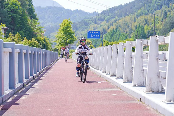 「浙江户外」2025酷玩少年·千岛湖运动夏令营（3天）征服水陆空，解锁孩子的超级英雄基因
