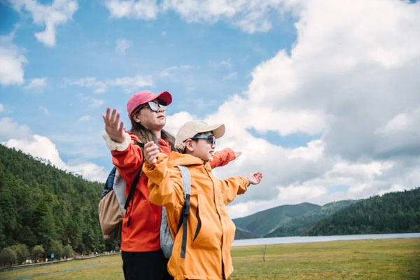 「云南亲子」2026丽江·香格里拉追星之旅冬令营(6天)数星星、看雪山、走峡谷,深度探索自然奇遇 「云南亲子」2026丽江·香格里拉追星之旅冬令营(6天)数星星、看雪山、走峡谷,深度探索自然奇遇