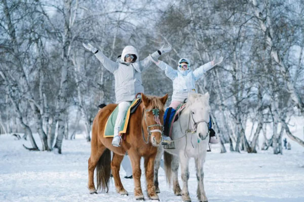 「内蒙古亲子」2026乌兰寻冬·乌兰布统冬令营(6天)滑雪、蒙族游牧、冰雪体验、冬日温泉 「内蒙古亲子」2026乌兰寻冬·乌兰布统冬令营(6天)滑雪、蒙族游牧、冰雪体验、冬日温泉