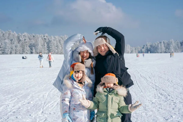 「吉林亲子」2026长白山·冰雪奇缘冬令营（6天）极致玩雪、民俗、滑雪、温泉，书写我们的冰雪欢歌