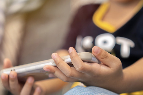 对齐政策，聚焦执行，新东方酷学夏令营手机管理