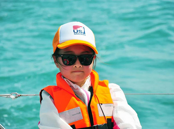 勇于追逐梦想的女孩,在苏州鑫航帆船夏令营快乐健康的成长历程！