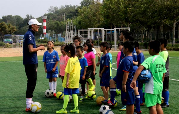 上海美高-皇马青少年足球指导夏令营