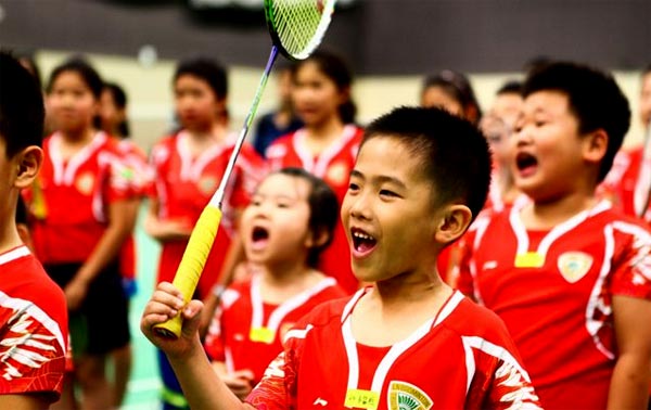 上海拼搏体育21天羽毛球夏令营