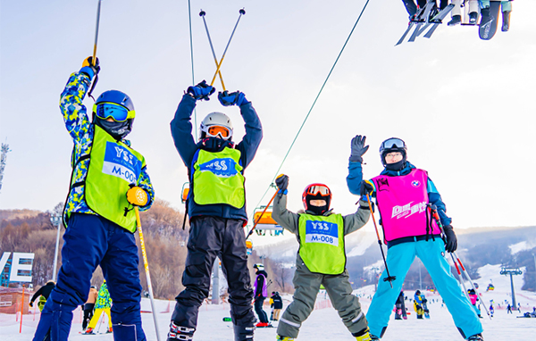 「吉林户外」2023松花湖单飞滑雪冬令营（10天）纯滑雪，提高硬技术